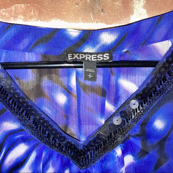 EXPRESS Women’s size small shear blue and black top - Picture 2 of 3